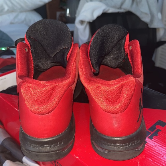 Size 9 red Jordans that are really comfortable to wear. - Picture 5 of 5